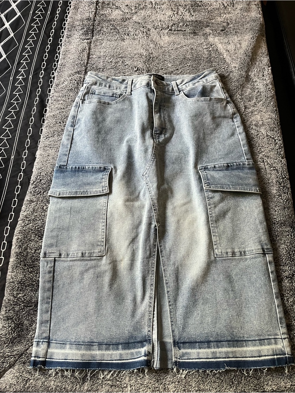 Light Wash Denim Cargo Maxi Skirt - Women